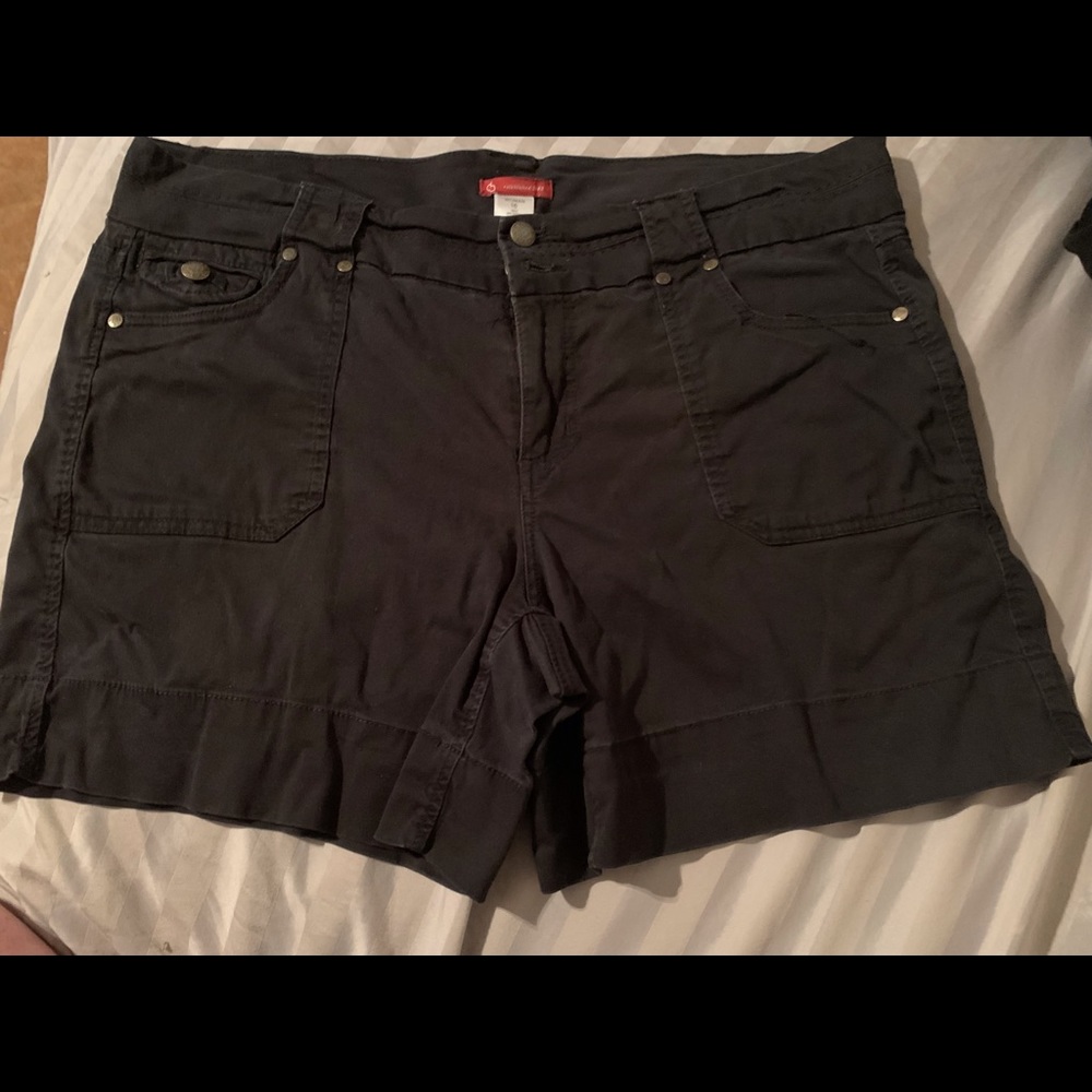 Women’s Cargo Shorts - size 16 (2 pair)
1 - black / 1 - beige